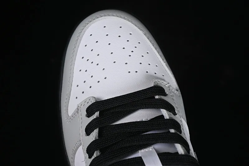 All categories Nk SB Dunk series Nk SB Dunk Low low-top sneakers Nk Dunk Low "Glitter Swoosh" light silver SB low-top casual sneakers HQ3462-191